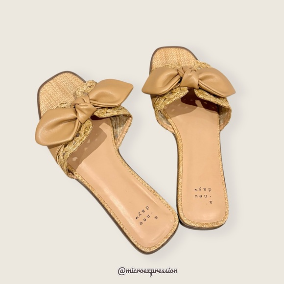 A New Day Bow Tie Cream Tan Woven Beach Summer Spring Casual Comfy Open Sandal - Picture 2 of 6